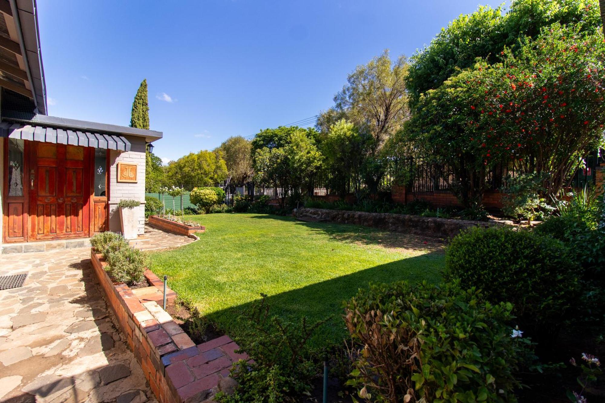 Glenmore Guesthouse Bloemfontein Bagian luar foto