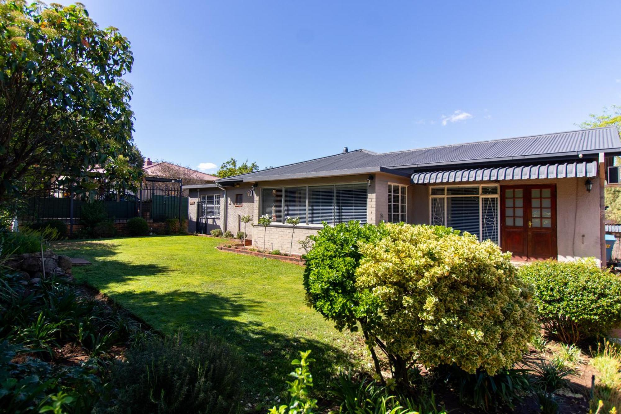 Glenmore Guesthouse Bloemfontein Bagian luar foto