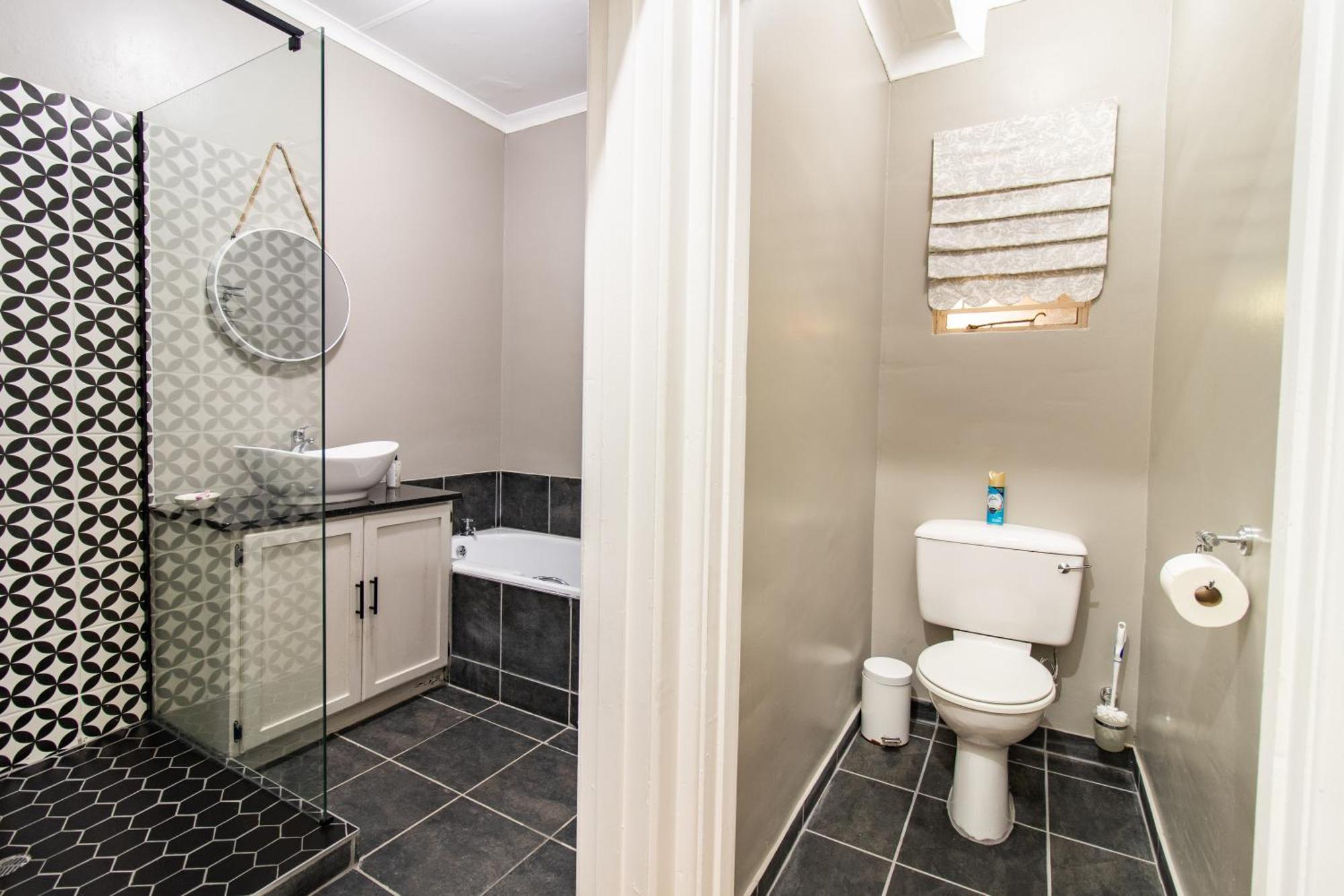 Glenmore Guesthouse Bloemfontein Bagian luar foto