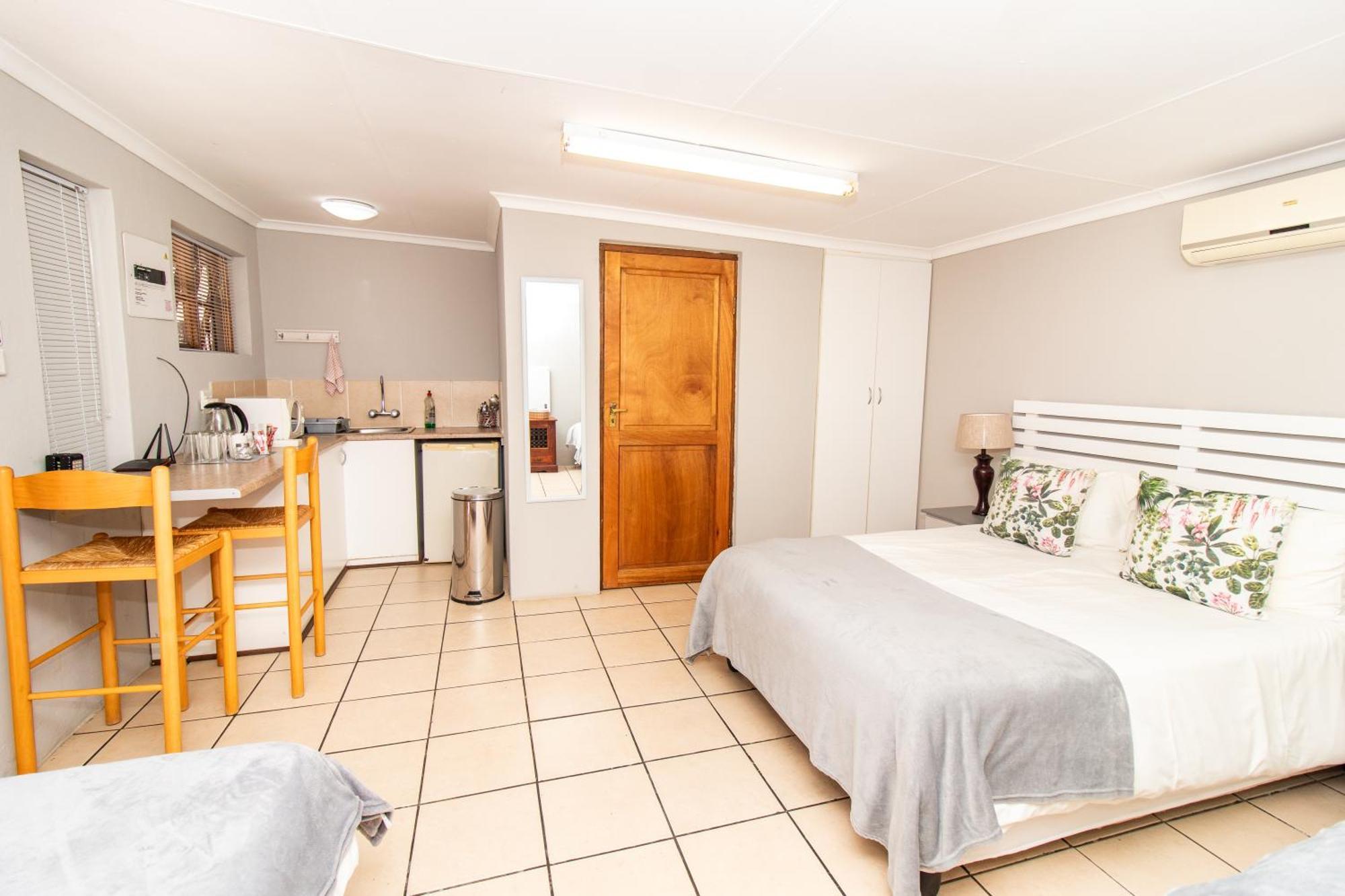 Glenmore Guesthouse Bloemfontein Bagian luar foto